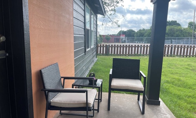 Cedar Hill Casa | Charming 4-bedroom house in delightful Cedar Hill with WiFi, AC