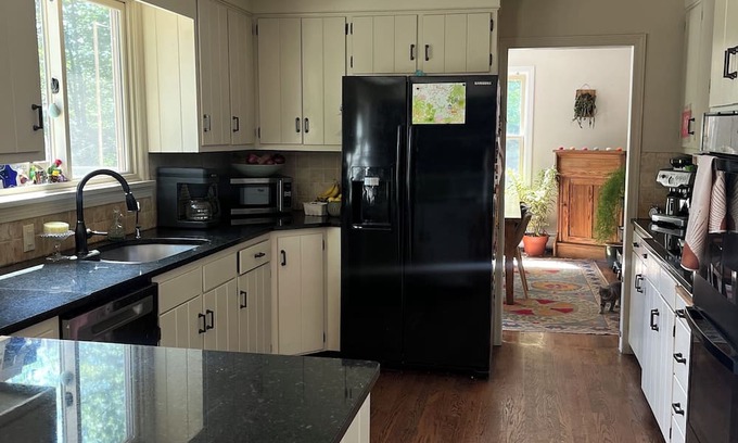 Collinsville Casa | The Rhododendron House