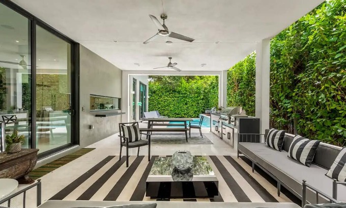 Northeast Miami Villa | Exclusive Villa 'LUXURIA' in Miami's Design District