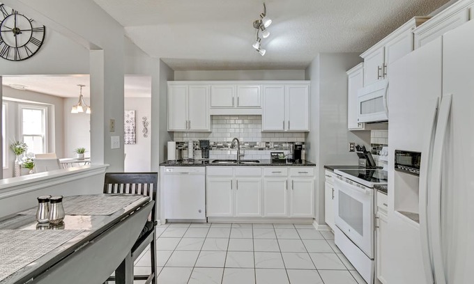South View Casa | Convenient Hope Mills Home ~ 6 Mi to Fayetteville!