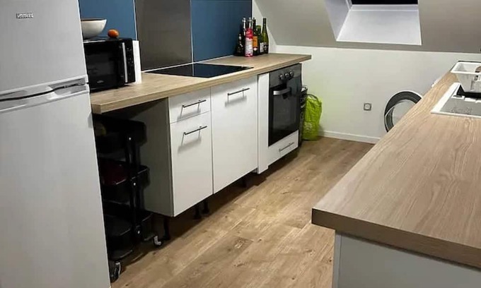Ruille-en-Champagne Apartamento | Homerez - Apt in Ruillé, Parking