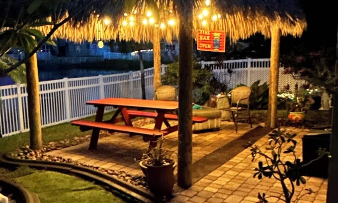 Miramar Casa | Beautiful lakefront retreat with outdoor kitchen, tiki hut and spa.