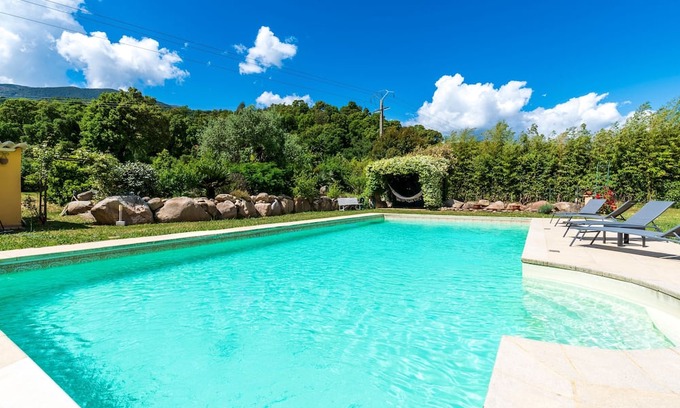 Tavaco Casa | Paravano - maison climatisée avec piscine