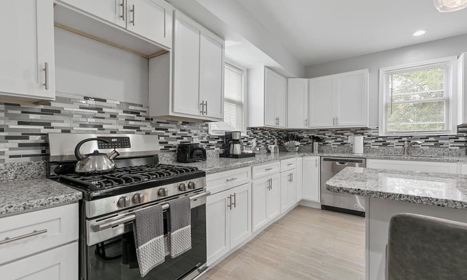 Woodbourne-McCabe Casa | Luxury Stay on Woodbourne
