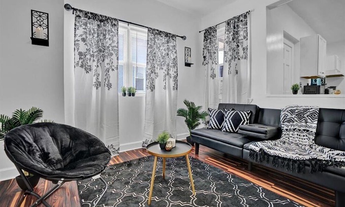 Allentown Apartamento | Allentown paradise near ppl center -1 paid parking per booking