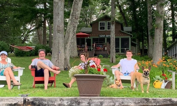 Cazenovia Cabaña | Beautiful Watefront Camp for Rent on Cazenovia Lake. Sleeps 12. Dock/Rafts.