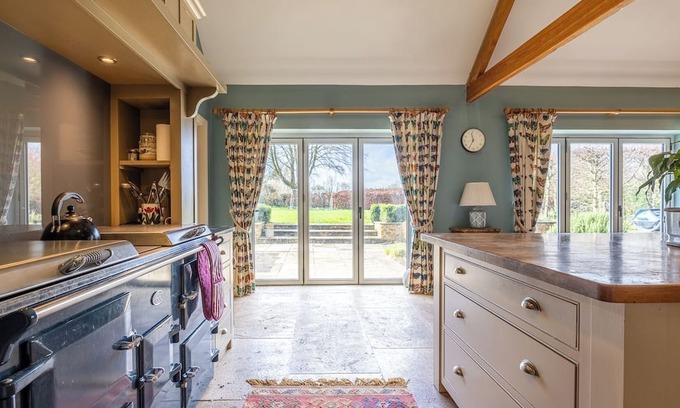 Shepton Mallet Casa | Beautiful and spacious period home in Somerset, 10 minutes from Glastonbury