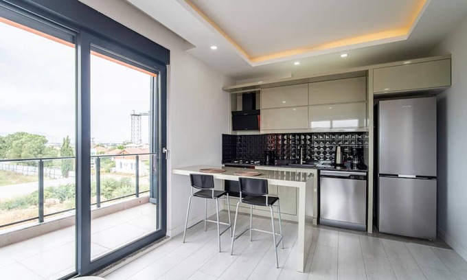 Aksu Apartamento | Modern Residence with Shared Pool in Antalya Aksu