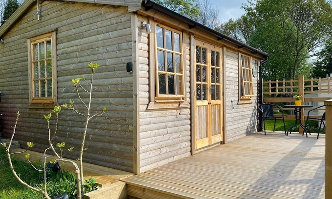 Millthorpe Cabina | Cosy cabin for two in the Peak District