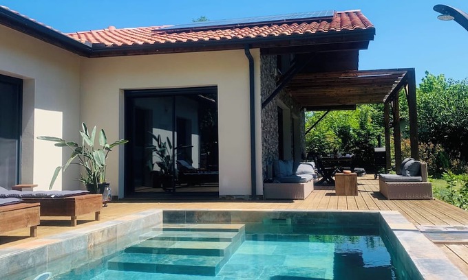 Castandet Casa | Maison de Vacances Design Avec Piscine Chauffée et Spa