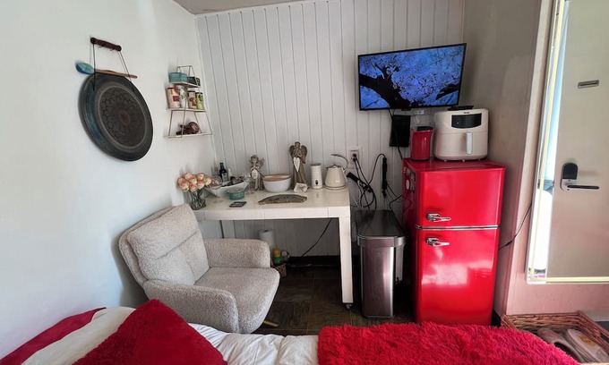 Tree Section Apartamento | The healing room by the beach.