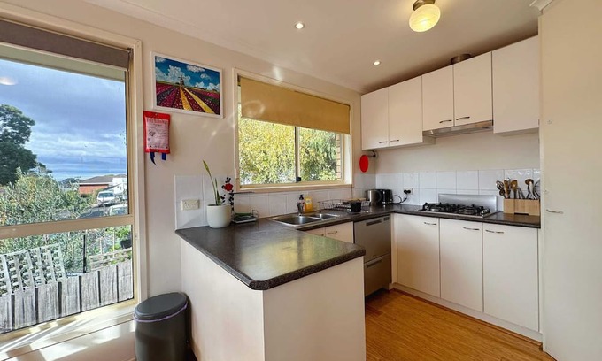 Kingston Casa | Hobart Harmony Home - 10 minutes to CBD