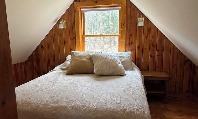 Ashville Cabina | Cozy Cabin close to Lake!