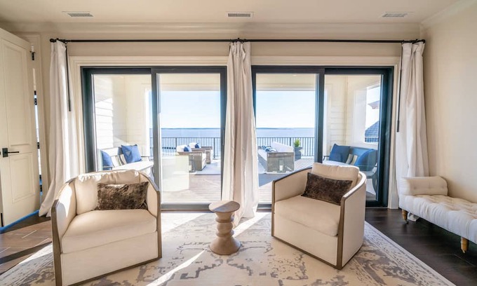Kingsmill Casa | The Estate is a 7,000 square foot private estate that is designed to impress.