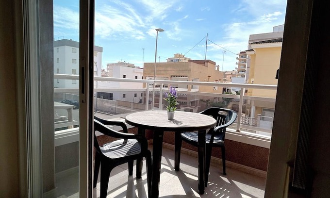 Plaza De La Costera Apartamento | ¡A 2minutos de la Playa, muy Luminoso, Bien Equipado y con Aire Acoindicionado!