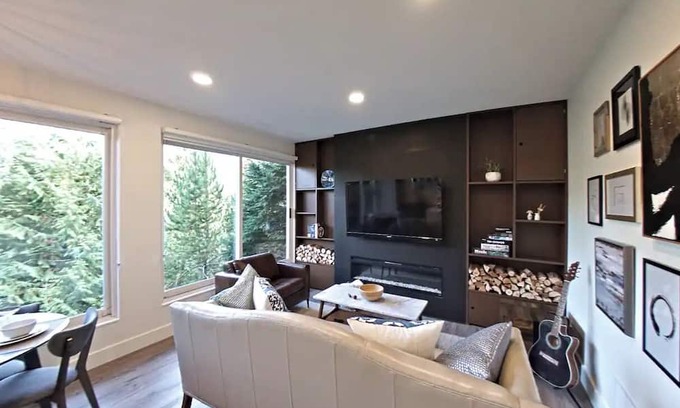 Whistler Cay Heights Condominio | Calm and Serenity in Whistler 2 Bedroom in Whistler