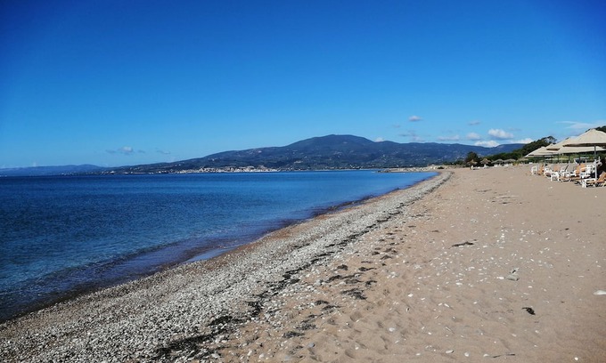 Raftis Casa | Spacious retreat with superb views and sucluded garden, 10 mins drive to beach.