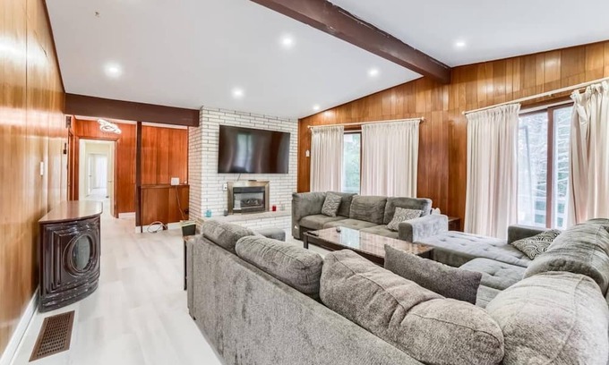 Caledon Casa | 6 Acre Private Estate Home In Caledon Ontario!