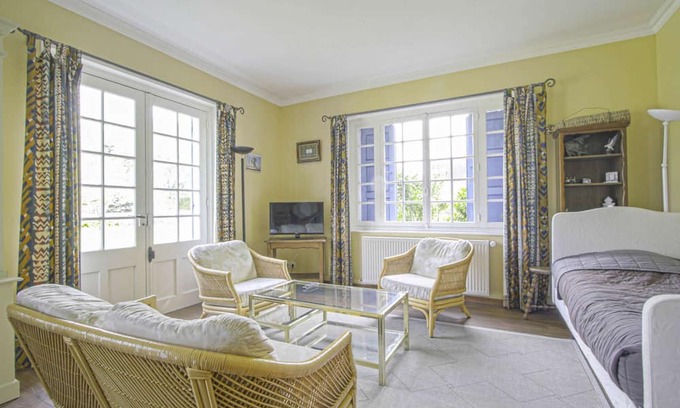 Tracy-sur-Mer Casa | Le refuge, self-catering cottage with garden
