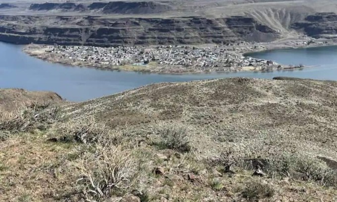 Sunland Estates Casa | Cozy 2 bedroom Sunland home with private yard 6 miles from the Gorge
