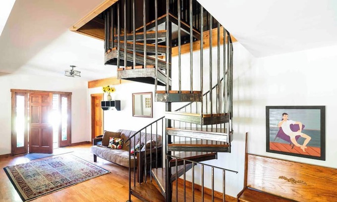 Pomona Cabina | This cabin is a 5 bedroom(s), 3 bathrooms, located in Pomona, IL.