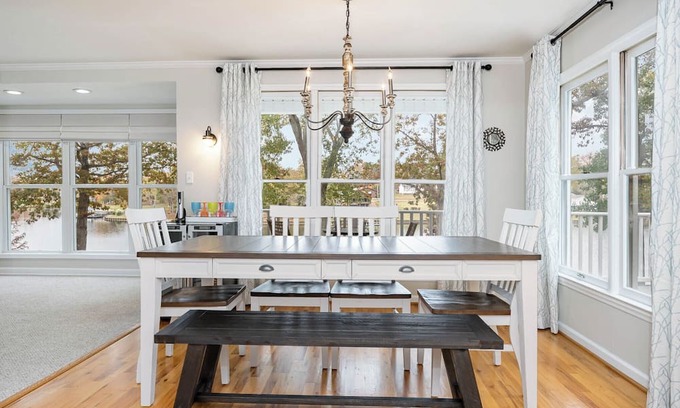 Inman Casa | Enjoy our Lake Bowen Camp