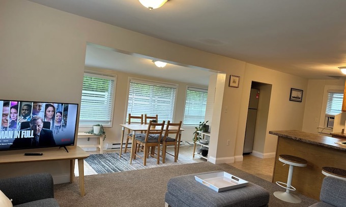 North Kingstown Cabaña | Charming Cottage near Wickford Village and Popular RI Beaches!