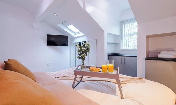 Rusholme Apartamento | Manchester 3 Bed with Parking!