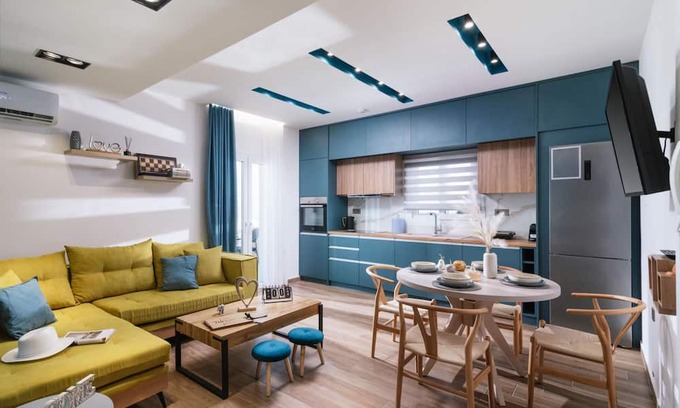 Mires Apartamento | Blue Apartment in the Hill