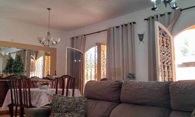 Jardim Mar e Ceu Casa | Casa Aconchego à 600m da Maior Praia do Guarujá