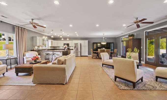 Jacksboro Casa | The Big House at Indian River on Norris Lake