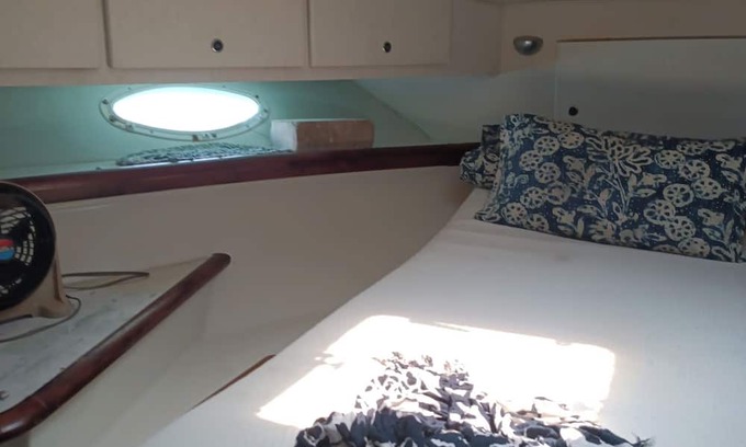 Key West Alquiler De Eote | Cozy 43' Portofino Yacht with kayaks