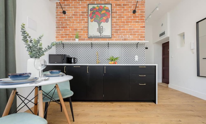 Old Town Apartamento | Studio in the Old City by Renters