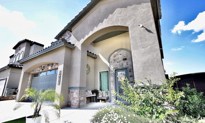 Biggs Field Casa | Tierra Haven Farmhouse Retreat. Charming home on El Paso's east side.