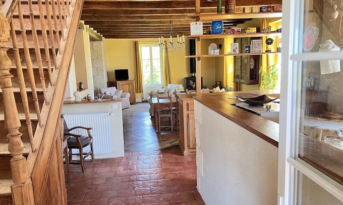 Doudrac Casa | Holiday Home 'Maison Les Gourrets' with Private Pool, Private Terrace and Wi-Fi