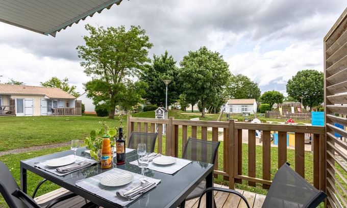 Mache Casa | Holiday Home '2 - Maison T3 Confort' with Shared Pool, Private Terrace and Shared Garden
