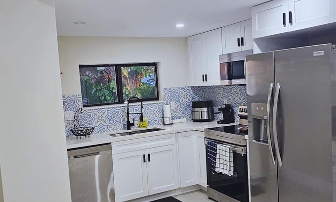 North Miami Casa | Shared Rooms in North Miami FL