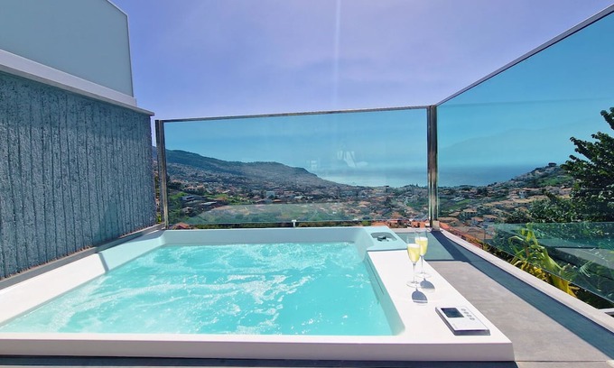 Santo Antonio Casa | Villa Obra-Prima by LovelyStay
