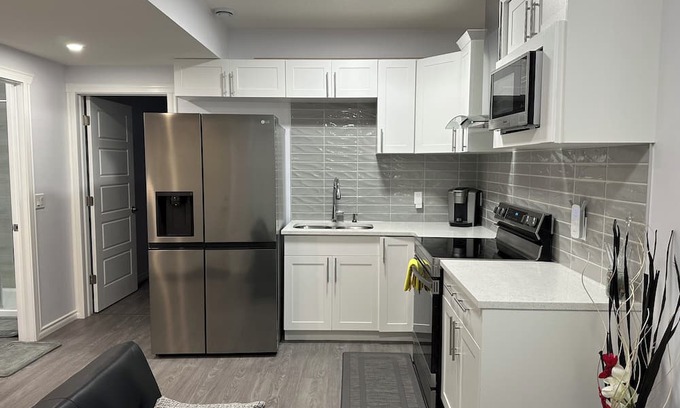 Evanston Casa | A Clean One Bedroom Seconday Suite