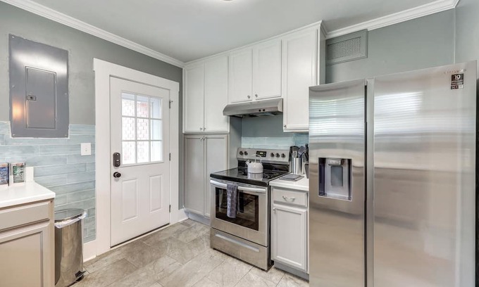 Southbank Casa | Updated Jacksonville Home < 1 Mi to St Johns River