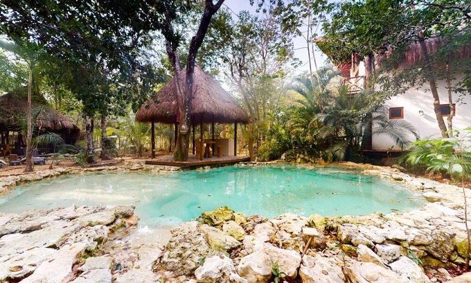 Chemuyil Villa | Tropical resort villa near the beach with outdoor pool, deck, streaming, washer