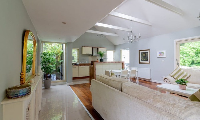 Malahide Casa | GuestReady - Opulence Malahide Seaside Cottage