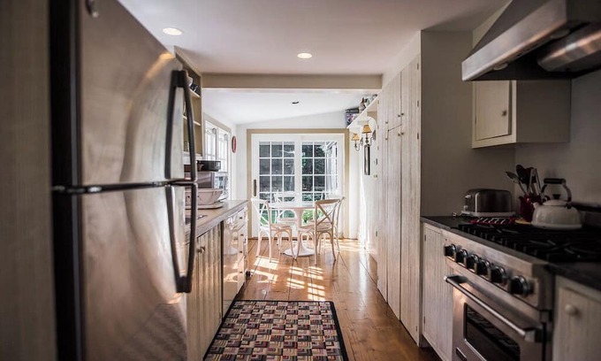 Londonderry Casa | Classic Vermont Updated Farmhouse Style Vacation Home on Beautiful Country Road.