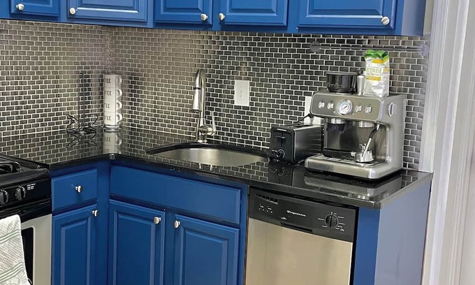 Spruce Hill Casa | CHOP Room convenience