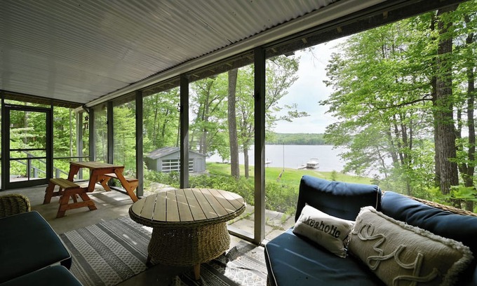Trego Cabina | Well-appointed and comfortable retreat on Silver Lake - 2 hour drive to Minneapolis
