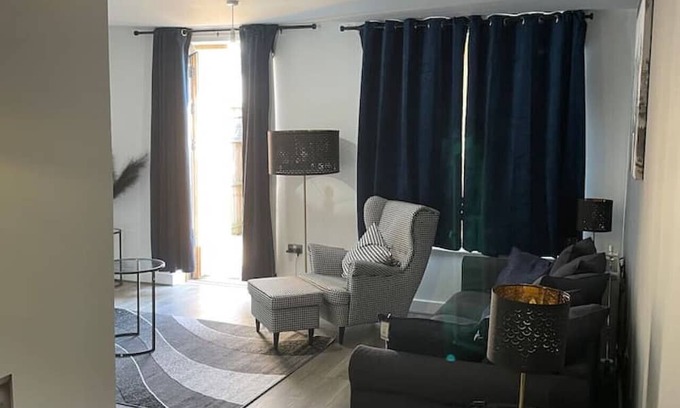 Dagenham Casa | The Platform - 2 Bed House + Free Parking