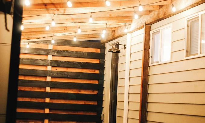 Ferndale Cabina | Modern tiny home in Ferndale. Pet-friendly!