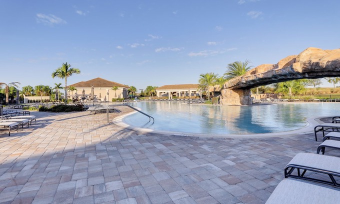 Lakewood Ranch Condominio | Bradenton Condo on Golf Course: Steps to Pool!