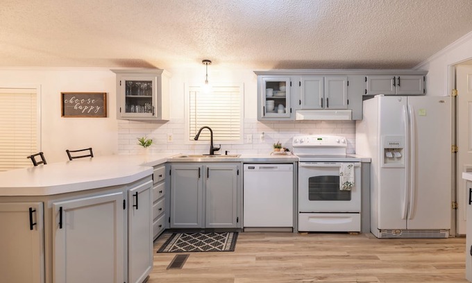 New Haven  Huron County Casa | Cozy, Rural and inviting.