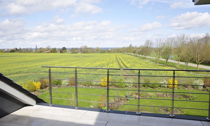 Hohenfelde Apartamento | Strandnahe Komfort-fewo mit Ostseeblick -